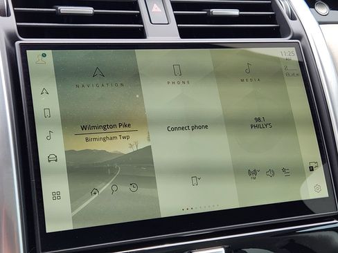 Certified 2024 Land Rover Discovery S image 21