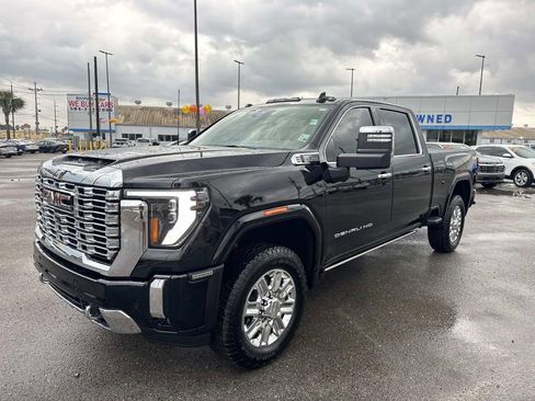 Certified 2024 GMC Sierra 2500 Denali w/ Denali Reserve Package AWD/4WD image 3