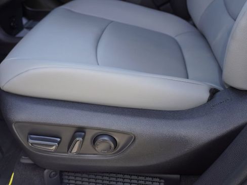 Certified 2026 Toyota Sienna XLE FWD image 14