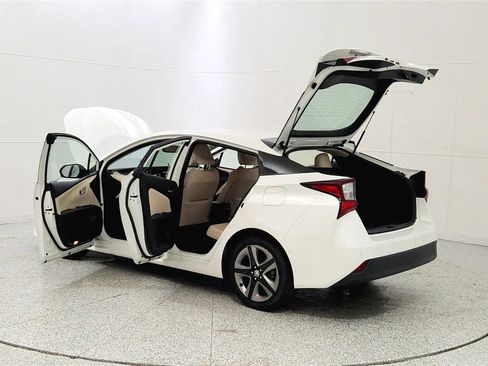 Used 2020 Toyota Prius XLE image 11