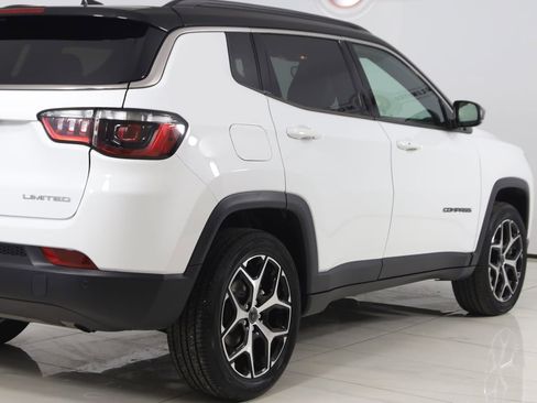Used 2025 Jeep Compass Limited image 44