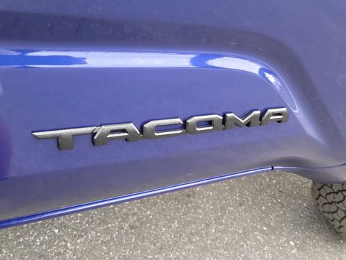 Used 2025 Toyota Tacoma TRD Off-Road image 6