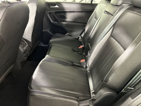 Used 2024 Volkswagen Tiguan SE image 23