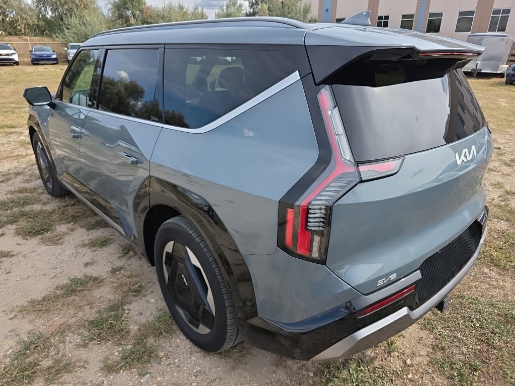 Certified 2024 Kia EV9 Land AWD/4WD image 3