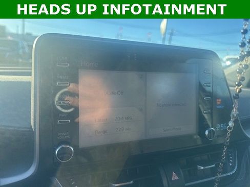 Used 2019 Toyota C-HR XLE image 3