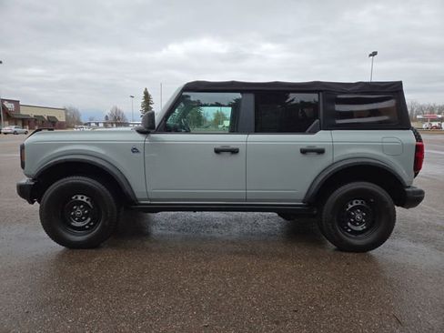 Used 2022 Ford Bronco Black Diamond image 9