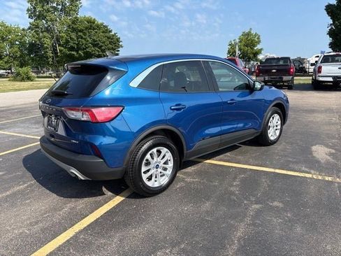 Used 2022 Ford Escape SE w/ Cold Weather Package AWD/4WD image 3