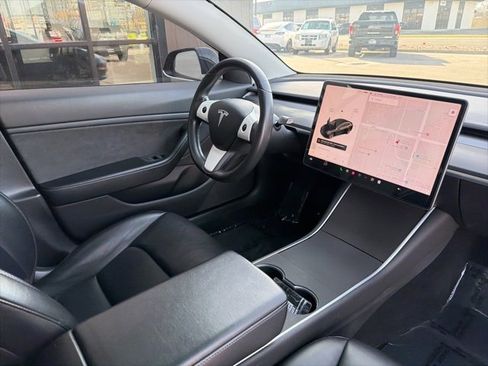Used 2019 Tesla Model 3 Standard Range Plus image 11