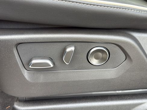 New 2026 Cadillac Escalade Luxury image 12