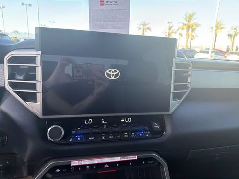 Used 2025 Toyota Tundra Limited AWD/4WD image 19