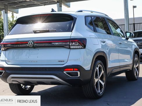 Used 2025 Volkswagen Taos SEL AWD/4WD image 6