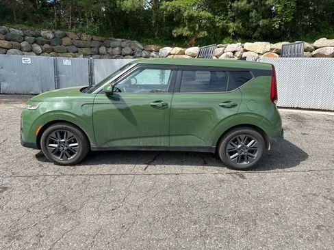Used 2020 Kia Soul EX FWD image 2