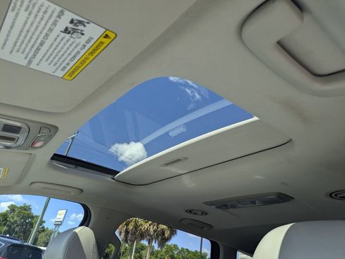 Used 2025 Kia Telluride S FWD image 20
