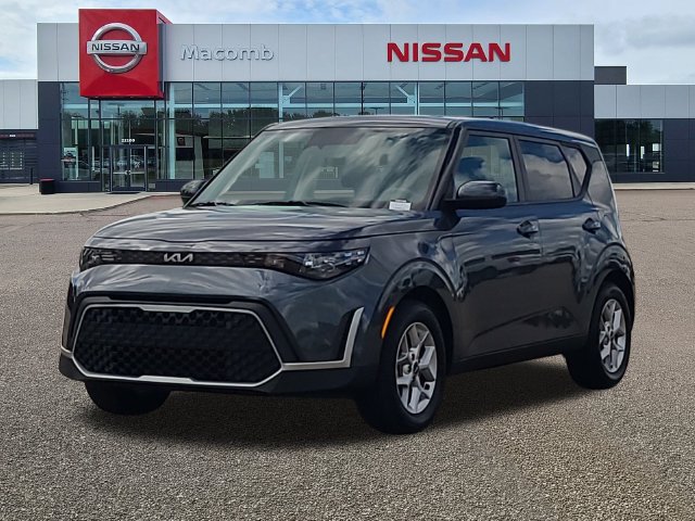 Used 2024 Kia Soul LX w/ LX Technology Package FWD image 3