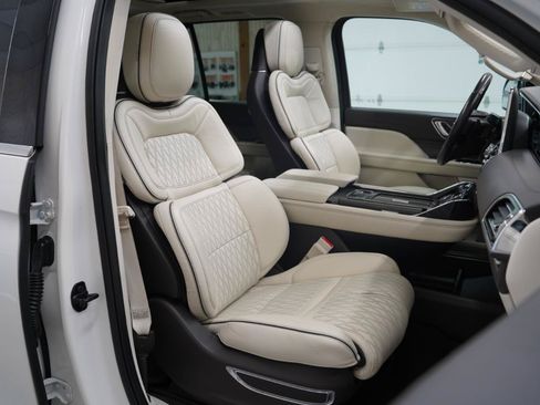 Used 2020 Lincoln Navigator L Black Label AWD/4WD image 31