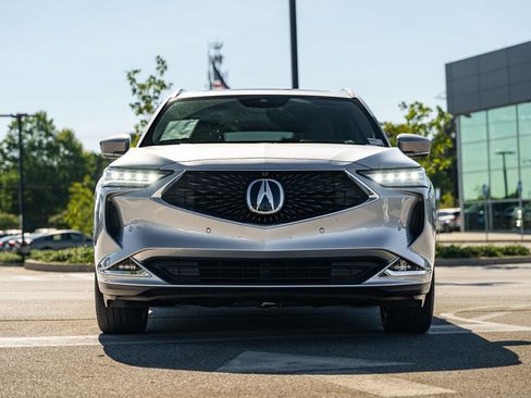 Used 2023 Acura MDX SH-AWD w/ Advance Package image 2