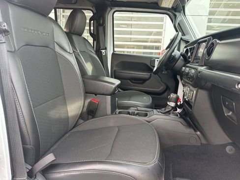 Used 2023 Jeep Gladiator Sport S image 16