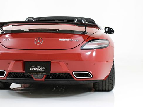 Used 2015 Mercedes-Benz SLS AMG GT Final Edition image 21