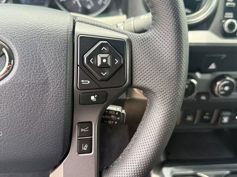 Used 2020 Toyota Tacoma TRD Off-Road w/ Technology Package AWD/4WD image 12