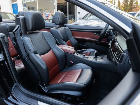 Used 2013 BMW M3 Convertible image 21