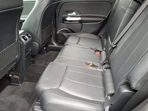 Used 2021 Mercedes-Benz GLB 250 4MATIC image 14