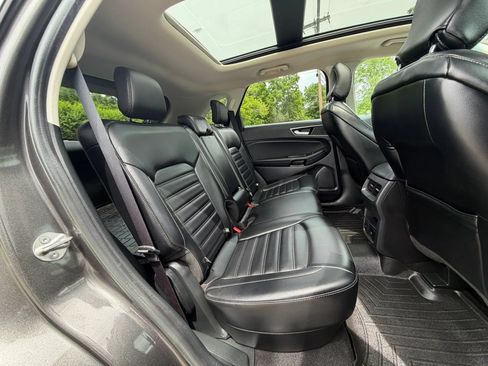 Used 2019 Ford Edge SEL w/ Equipment Group 201A AWD/4WD image 18