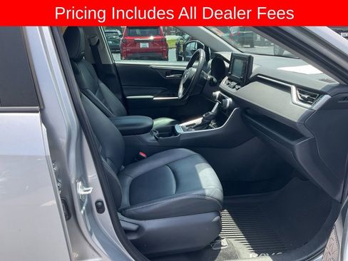 Used 2019 Toyota RAV4 XLE Premium w/ Cold Weather Package FWD image 21