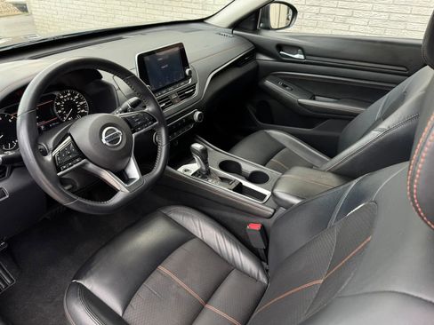 Used 2020 Nissan Altima 2.5 SR FWD image 13
