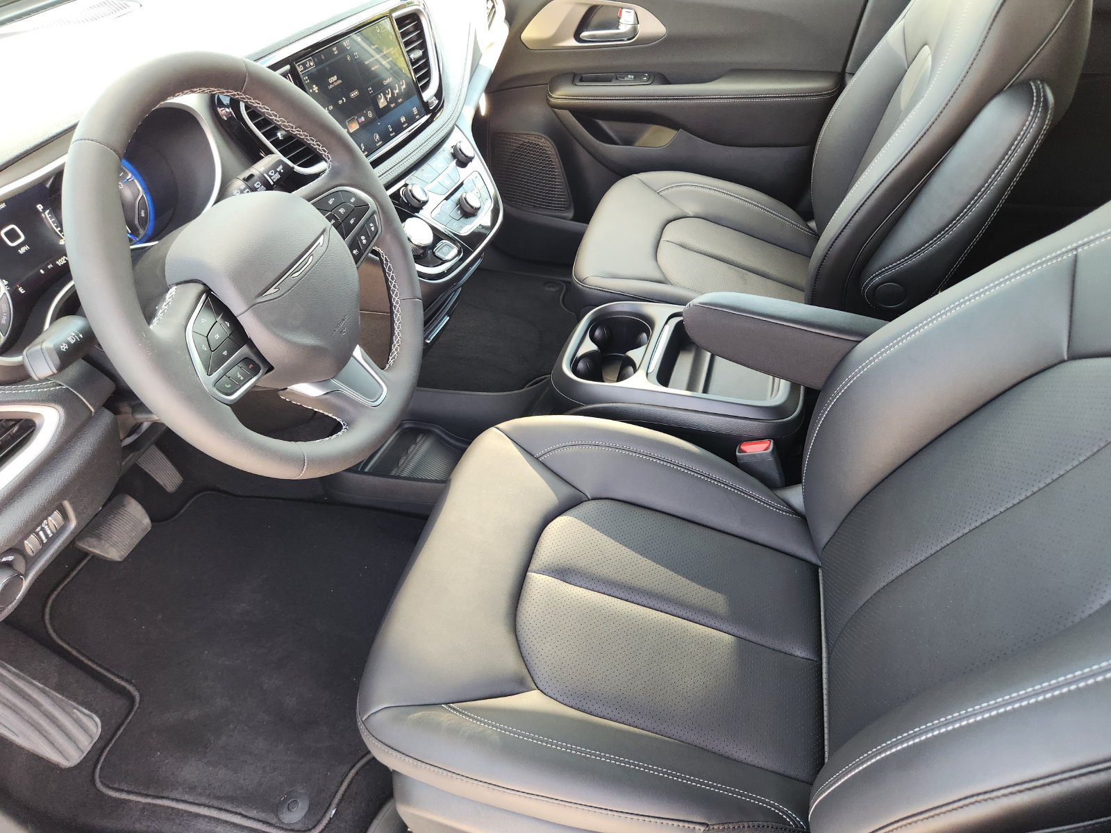 New 2027 Chrysler Pacifica Select FWD image 13