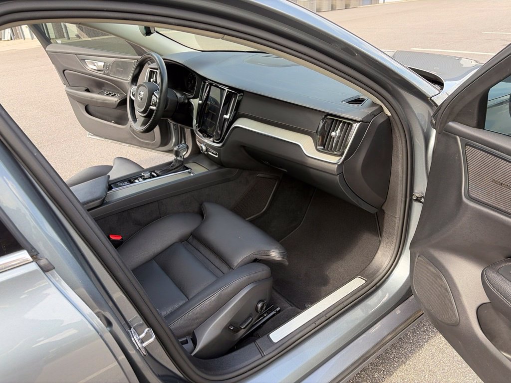 Used 2019 Volvo S60 T5 Inscription FWD image 28