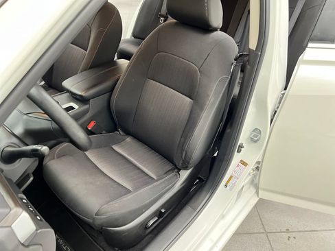 Used 2025 Nissan Altima 2.5 SV FWD image 11