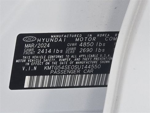 Used 2025 Genesis G70 3.3T Advanced w/ Sport Prestige Package image 19