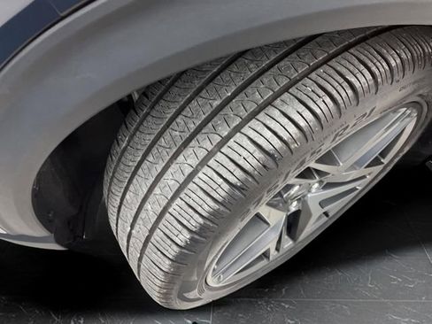 Used 2025 Ford Explorer ST image 40