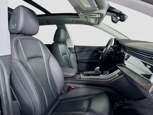 Used 2022 Audi Q8 Premium w/ Convenience Package image 34