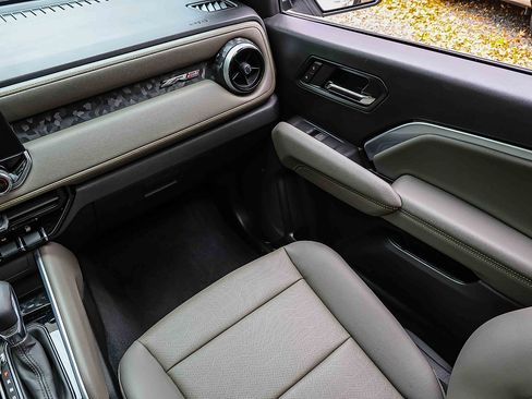 Used 2024 Chevrolet Colorado ZR2 w/ ZR2 Bison Edition image 19