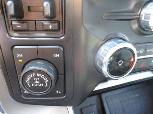 Used 2022 Ford F150 Lariat w/ Max Trailer Tow Package image 18