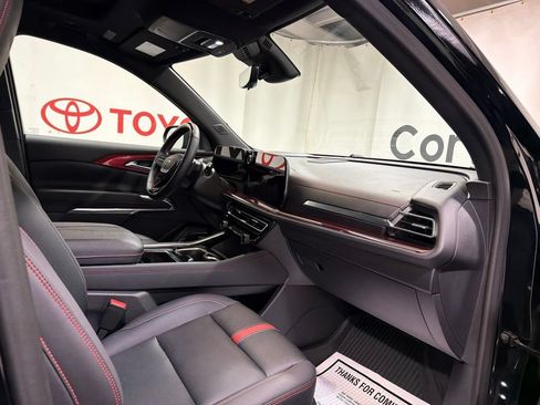 Used 2024 Chevrolet Traverse RS w/ LPO, Floor Liner Package AWD/4WD image 11