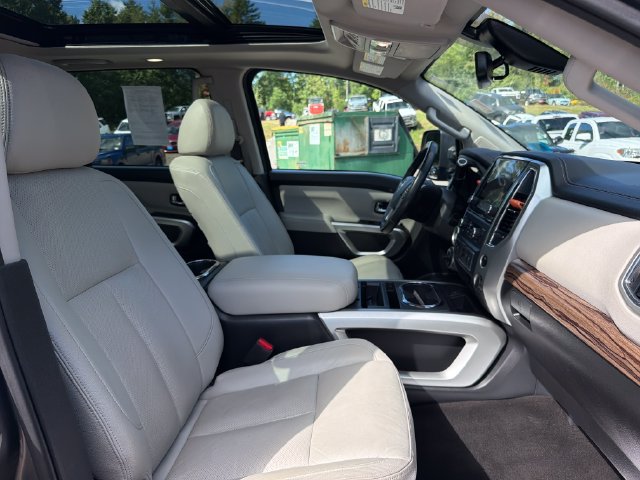 Used 2020 Nissan Titan SL w/ Moonroof Package AWD/4WD image 29