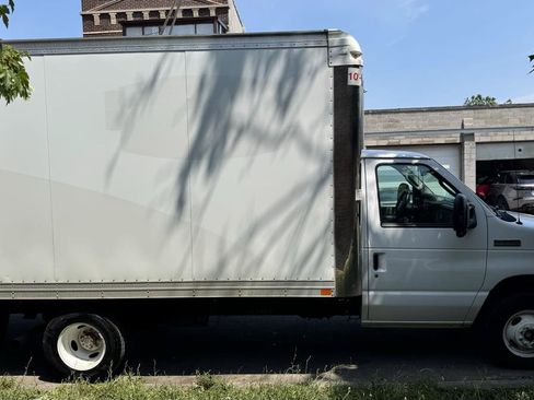 Used 2021 Ford E-350 and Econoline 350 Super Duty w/ Power Windows & Locks Group RWD image 7