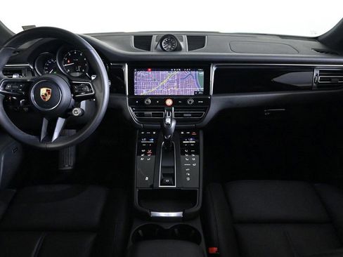 Certified 2026 Porsche Macan AWD/4WD image 11