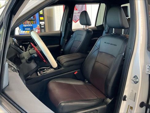 Used 2025 Honda Ridgeline Black Edition image 3