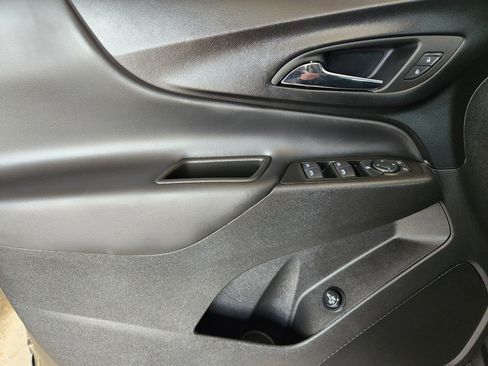 Certified 2024 Chevrolet Equinox LT FWD image 24