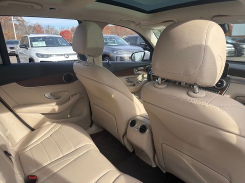 Used 2022 Mercedes-Benz GLC 300 4MATIC image 30