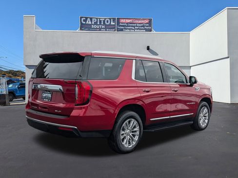 Used 2023 GMC Yukon SLT w/ SLT Premium Package image 3