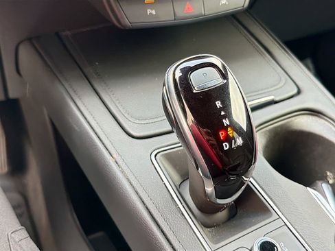 Used 2025 Cadillac XT4 Premium Luxury image 17