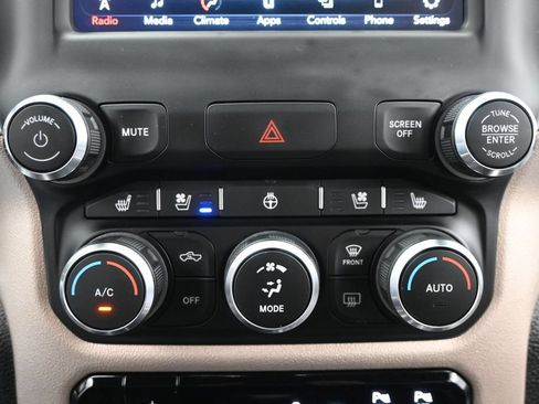 Used 2020 RAM 1500 Laramie AWD/4WD image 25