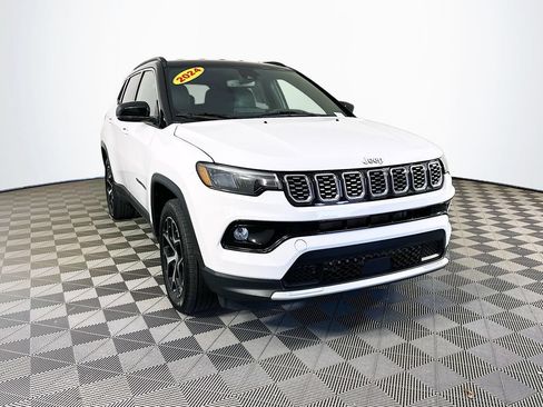Certified 2024 Jeep Compass Limited AWD/4WD image 2