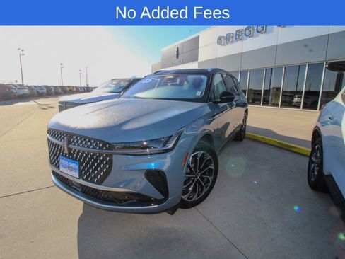 Used 2025 Lincoln Nautilus Reserve AWD/4WD image 1