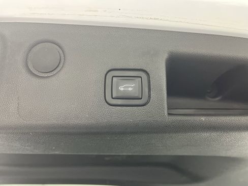 Certified 2023 Chevrolet Equinox LT image 30