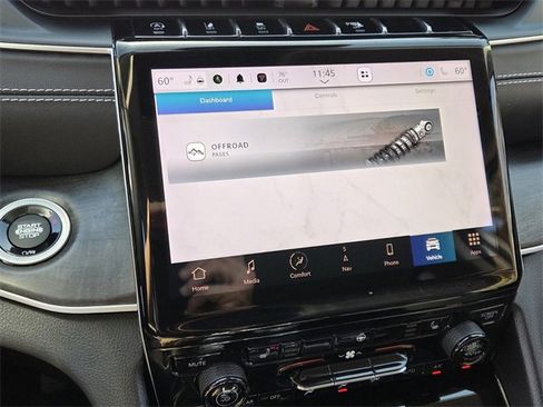 Used 2023 Jeep Grand Cherokee Limited w/ Black Appearance Package image 29